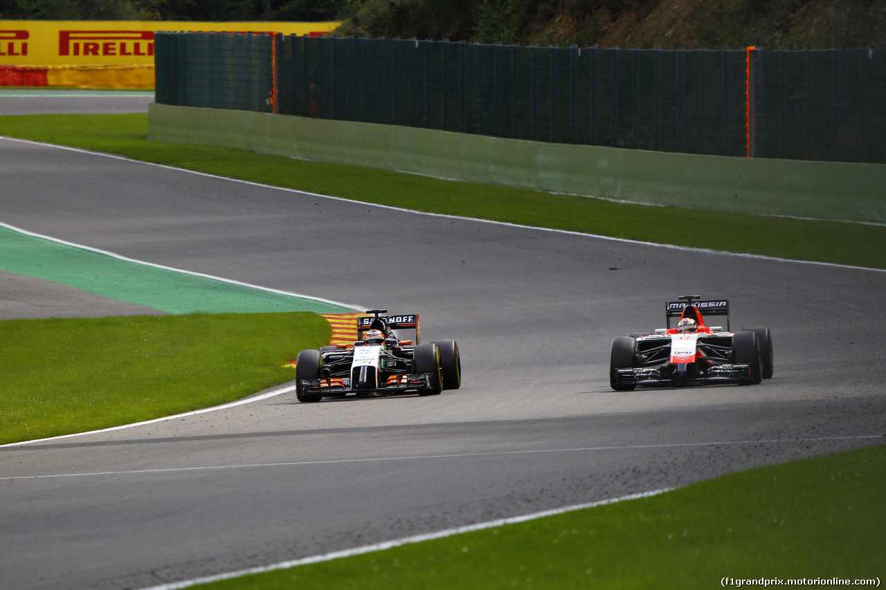 GP BELGIO, 24.08.2014- Gara, Nico Hulkenberg (GER) Sahara Force India F1 VJM07 e Jules Bianchi (FRA) Marussia F1 Team MR03