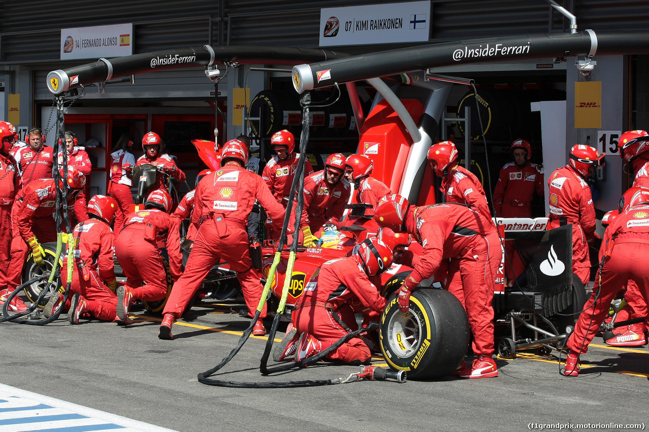 GP BELGIO, 24.08.2014- Gara, Pit stop, Fernando Alonso (ESP) Ferrari F14-T