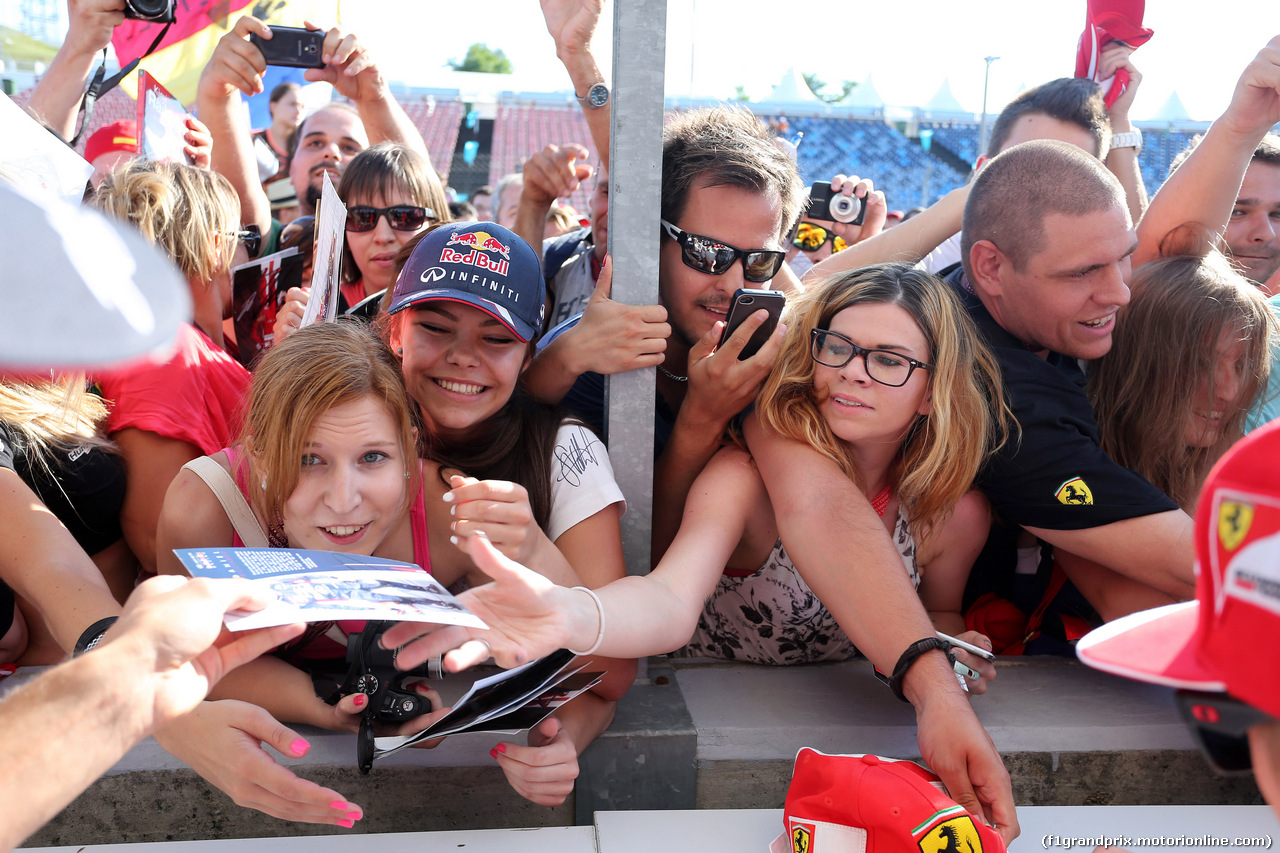 GP BELGIO, 24.07.2014- Autograph session, Fans