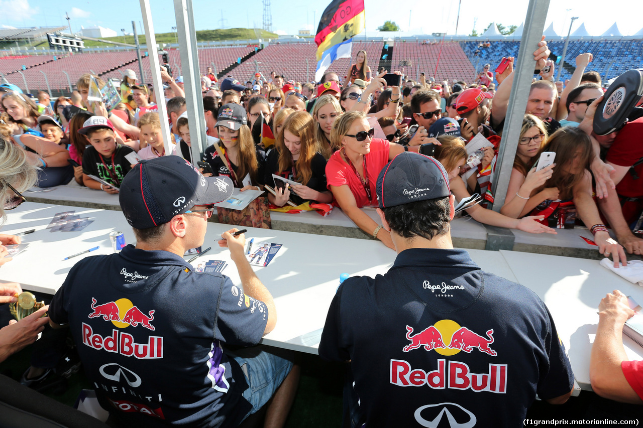 GP BELGIO, 24.07.2014- Autograph session, Sebastian Vettel (GER) Red Bull Racing RB10 e Daniel Ricciardo (AUS) Red Bull Racing RB10