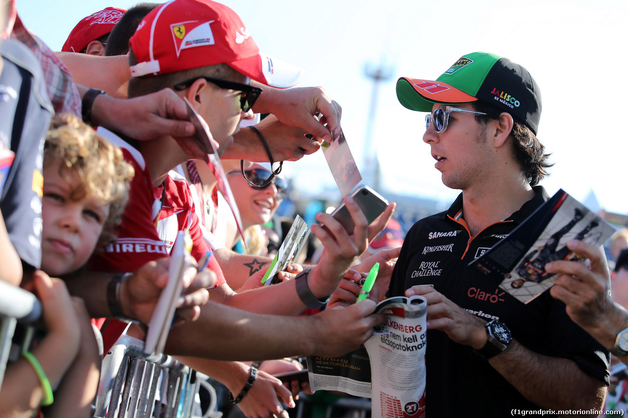 GP BELGIO, 24.07.2014- Autograph session, Sergio Perez (MEX) Sahara Force India F1 VJM07
