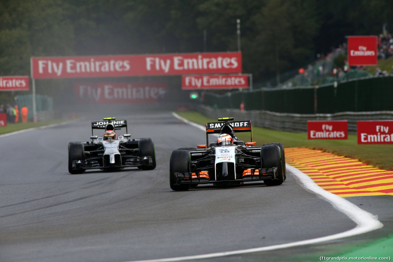 GP BELGIO, 23.08.2014- Prove Libere 3, Kevin Magnussen (DEN) McLaren Mercedes MP4-29 e Sergio Perez (MEX) Sahara Force India F1 VJM07