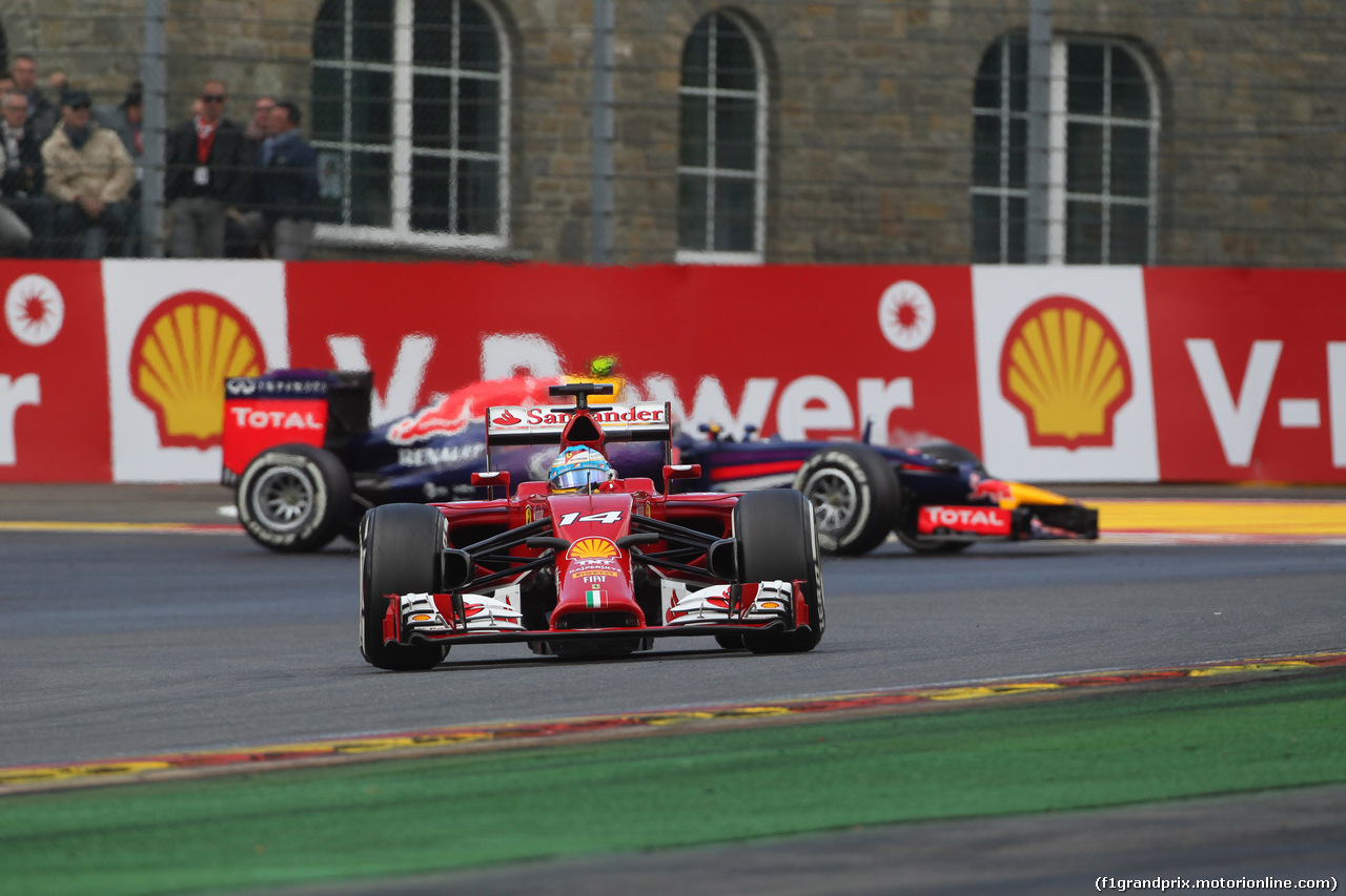 GP BELGIO, 23.08.2014- Prove Libere 3, Fernando Alonso (ESP) Ferrari F14-T e Daniel Ricciardo (AUS) Red Bull Racing RB10