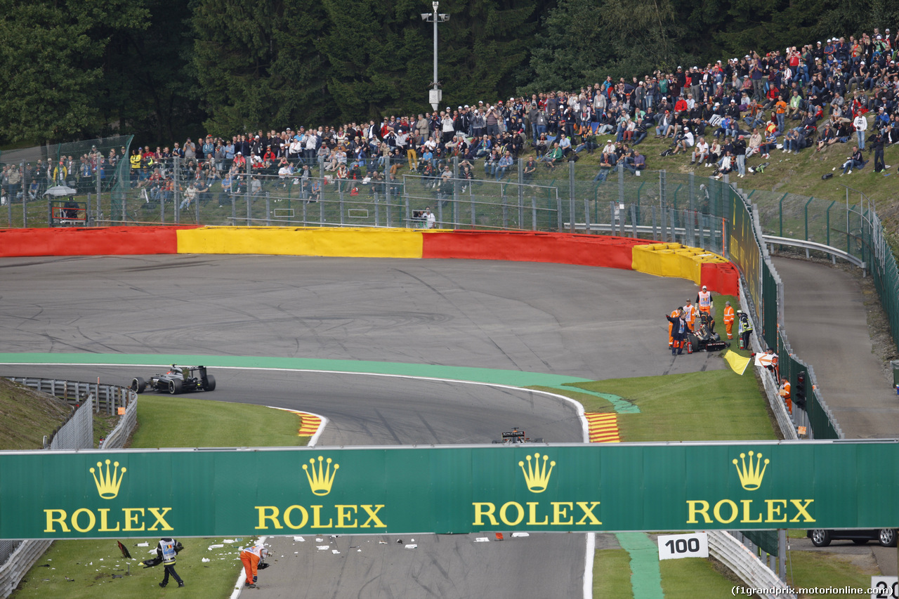 GP BELGIO, 22.08.2014- Prove Libere 2, Pastor Maldonado (VEN) Lotus F1 Team E22 stopped on the track