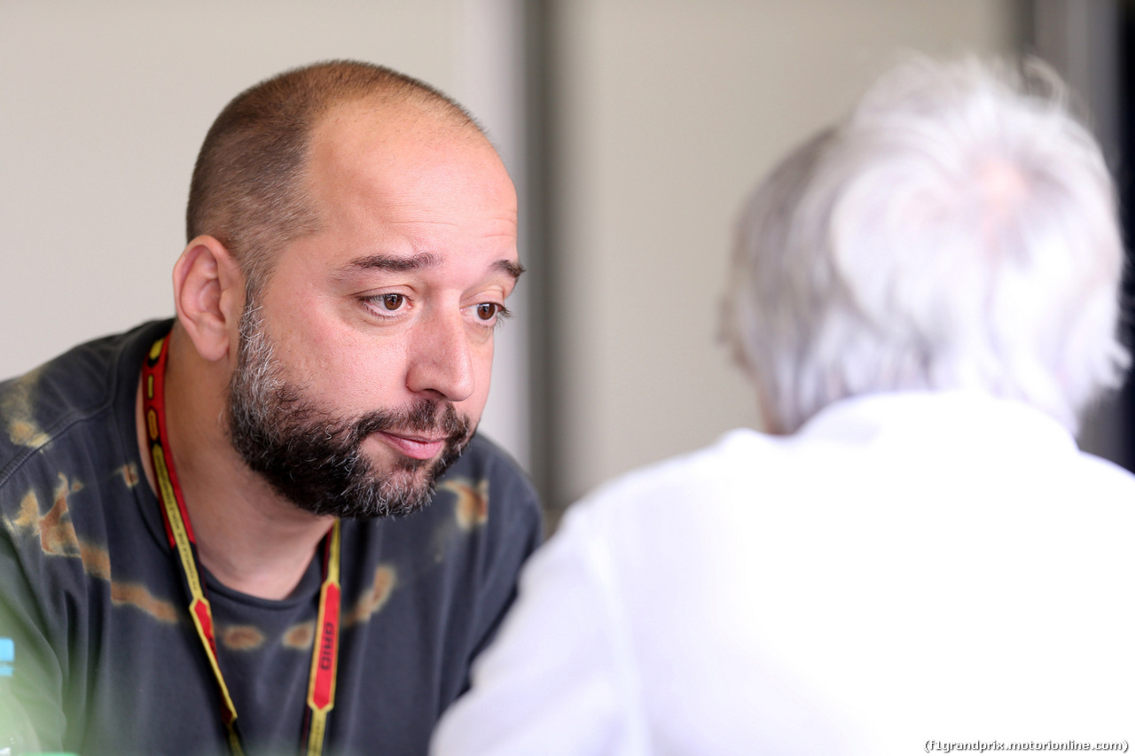 GP BRASILE, 09.11.2014 - Cyril Abiteboul (FRA), Renault F1 e Bernie Ecclestone (GBR), President e CEO of FOM