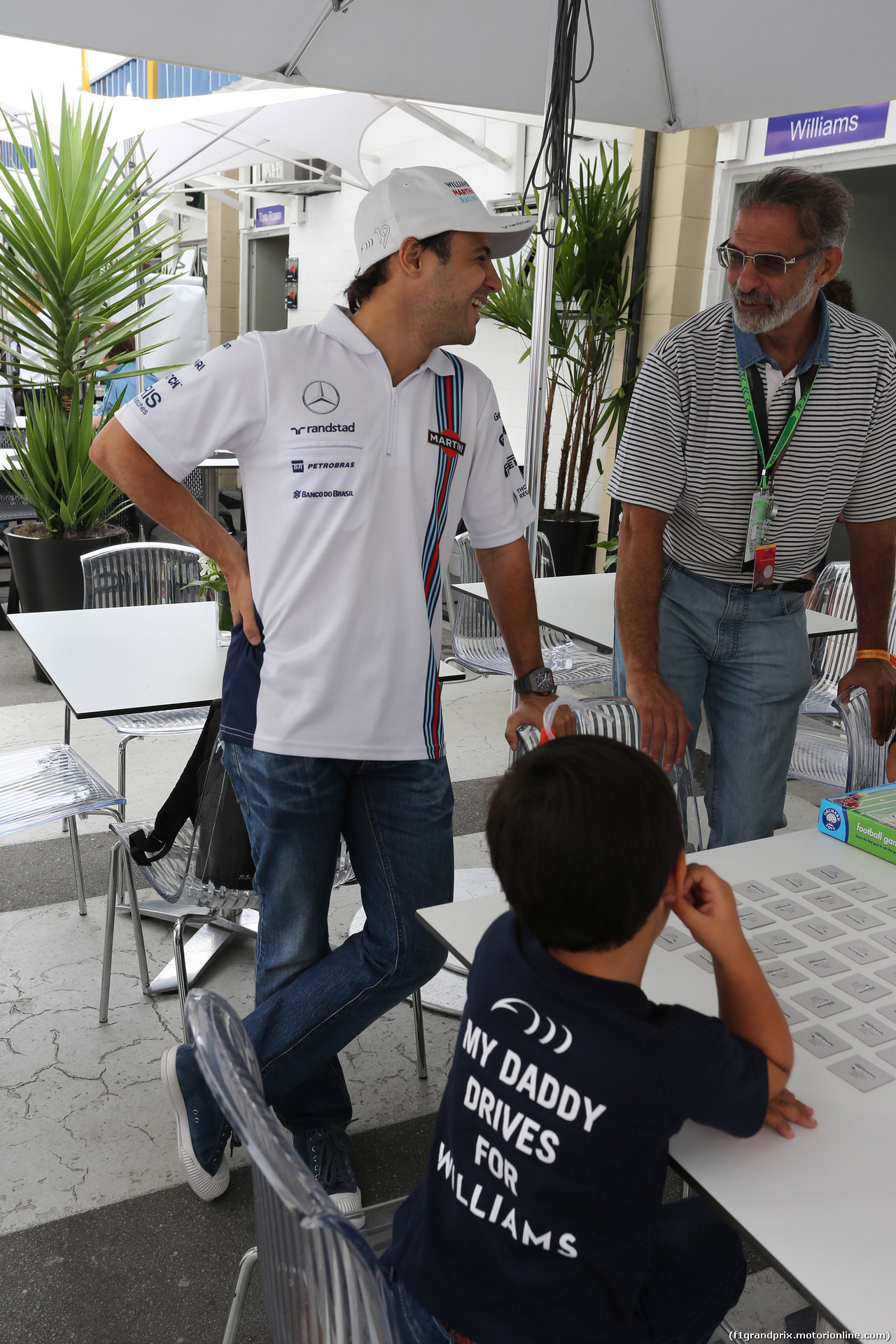 GP BRASILE, 09.11.2014 - Felipe Massa (BRA) Williams F1 Team FW36 e his son Felipinho