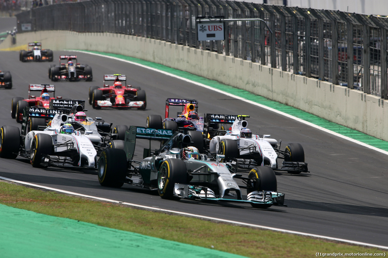 GP BRASILE, 09.11.2014 - Gara, Start of the race, Lewis Hamilton (GBR) Mercedes AMG F1 W05