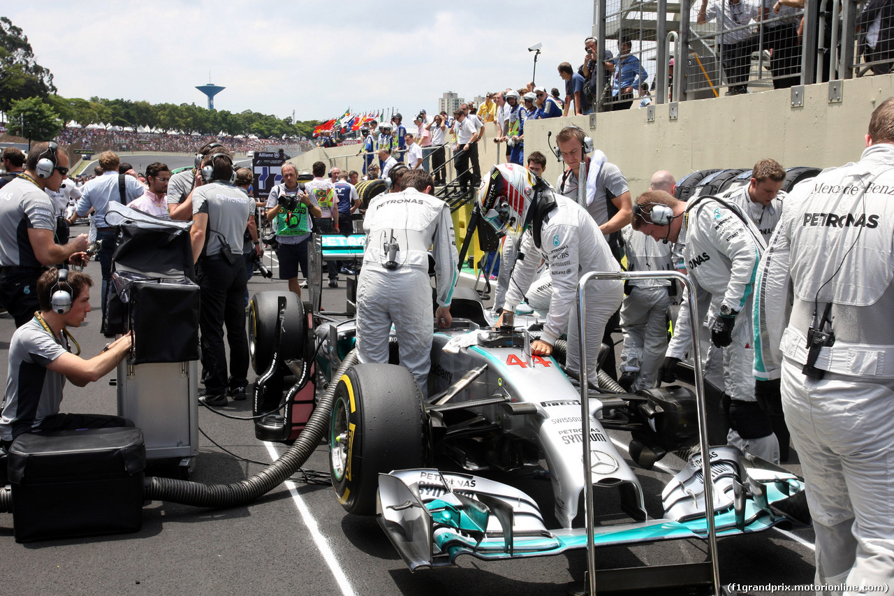 GP BRASILE, 09.11.2014 - Gara, Lewis Hamilton (GBR) Mercedes AMG F1 W05