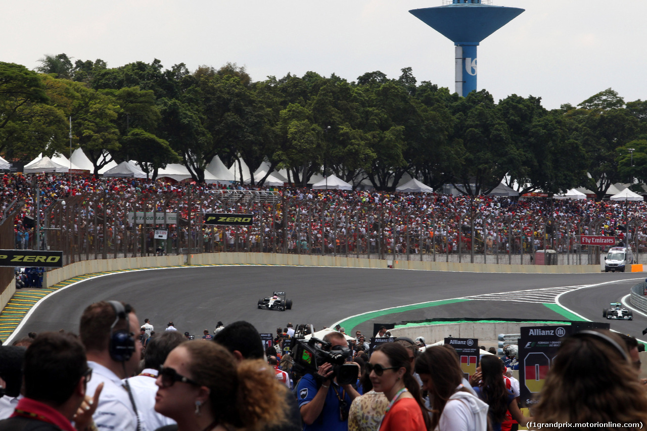 GP BRASILE, 09.11.2014 - Gara, Jenson Button (GBR) McLaren Mercedes MP4-29