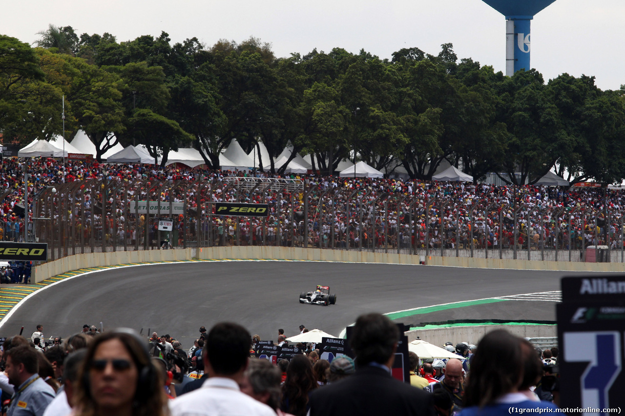 GP BRASILE, 09.11.2014 - Gara, Jenson Button (GBR) McLaren Mercedes MP4-29