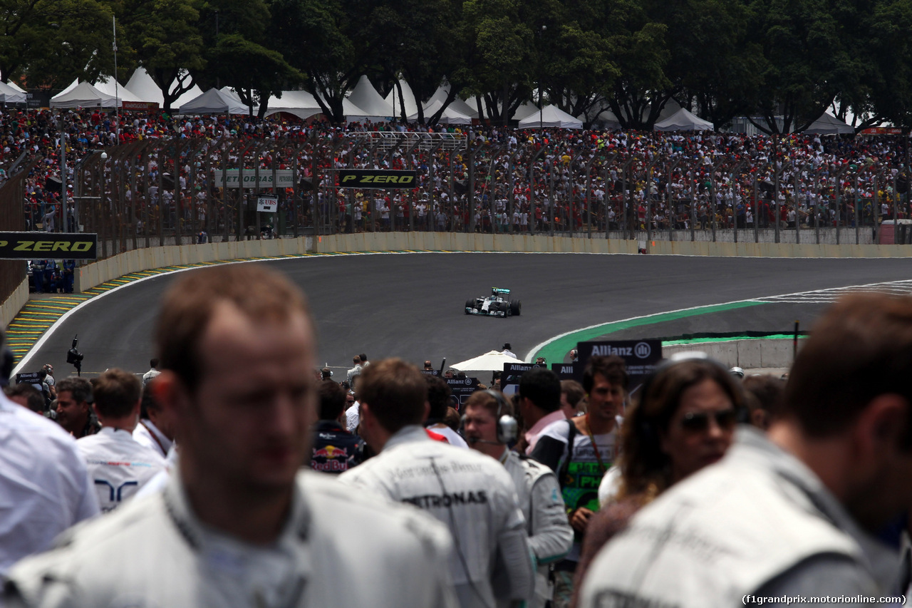 GP BRASILE, 09.11.2014 - Gara, Nico Rosberg (GER) Mercedes AMG F1 W05