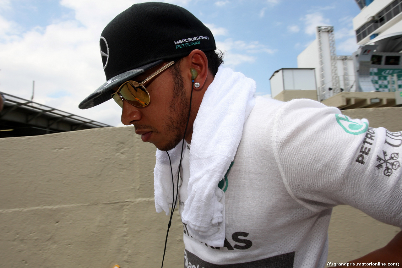 GP BRASILE, 09.11.2014 - Gara, Lewis Hamilton (GBR) Mercedes AMG F1 W05