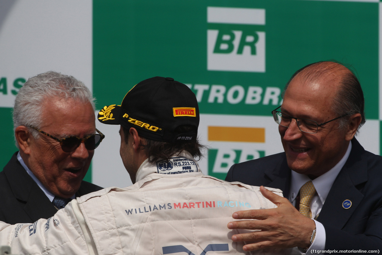 GP BRASILE, 09.11.2014 - Gara, terzo Felipe Massa (BRA) Williams F1 Team FW36 e Gerlado Alckmin (BRA) Sao Paulo Governador