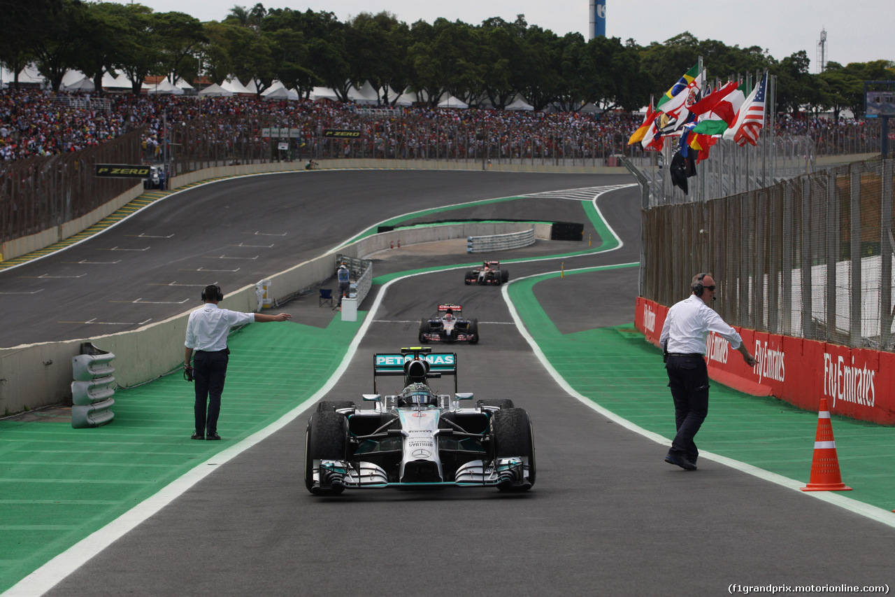 GP BRASILE, 09.11.2014 - Gara, Nico Rosberg (GER) Mercedes AMG F1 W05 vincitore