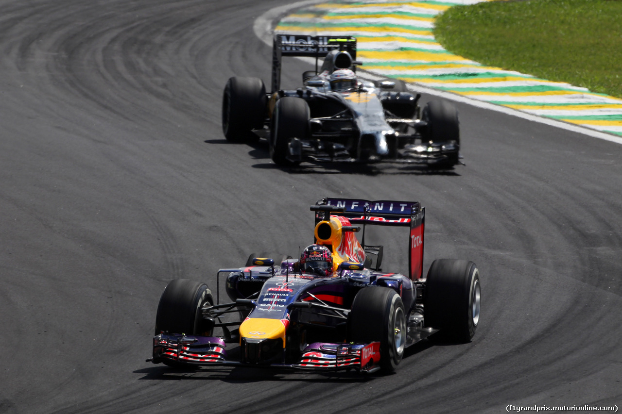 GP BRASILE, 09.11.2014 - Gara, Sebastian Vettel (GER) Red Bull Racing RB10