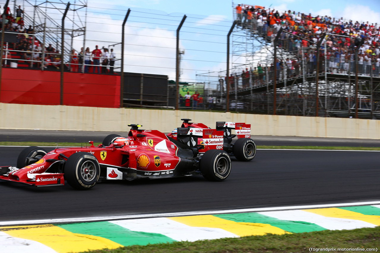 GP BRASILE, 09.11.2014 - Gara, Kimi Raikkonen (FIN) Ferrari F14-T e Fernando Alonso (ESP) Ferrari F14-T