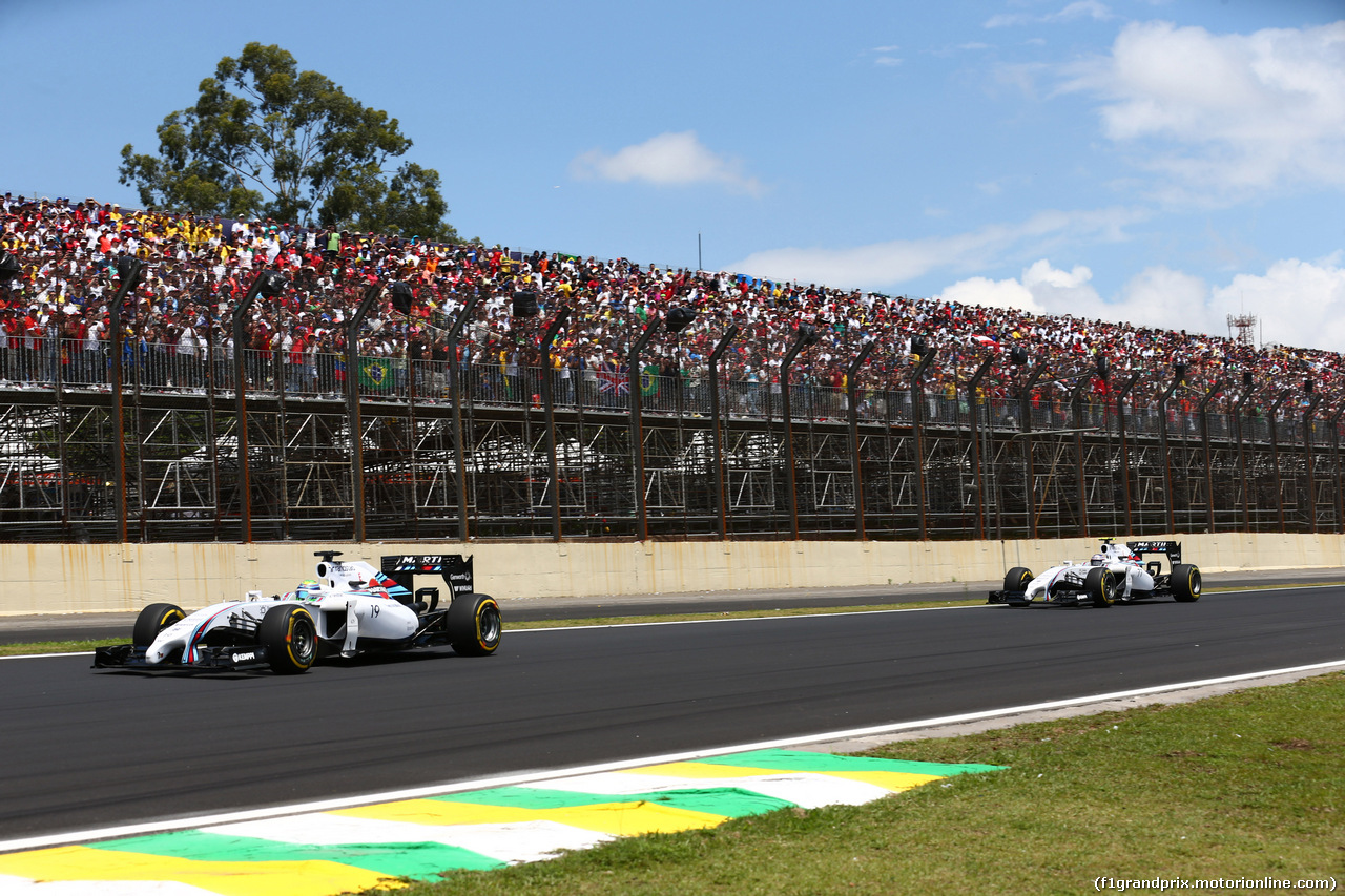 GP BRASILE, 09.11.2014 - Gara, Felipe Massa (BRA) Williams F1 Team FW36 e Valtteri Bottas (FIN) Williams F1 Team FW36