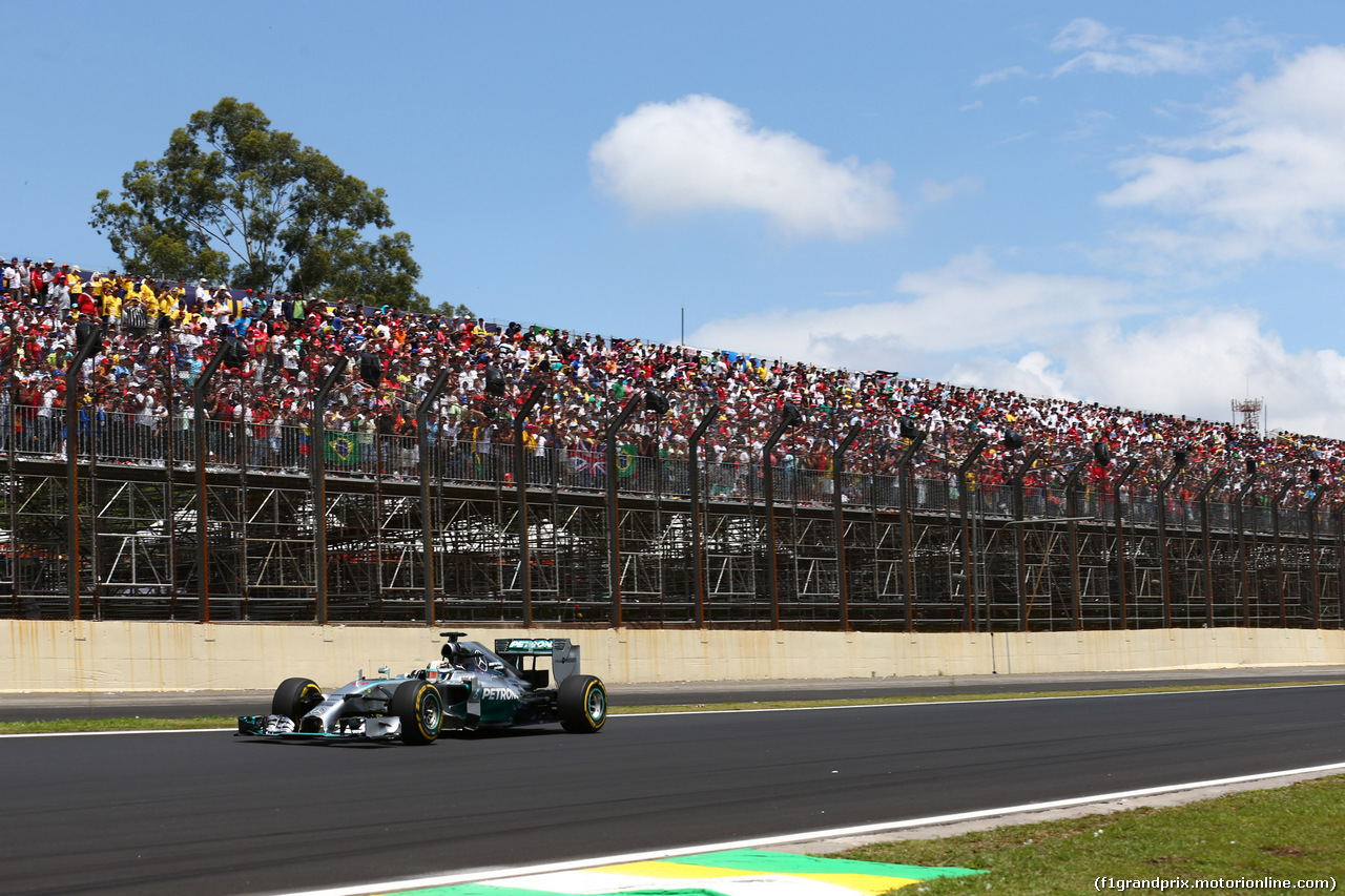 GP BRASILE, 09.11.2014 - Gara, Lewis Hamilton (GBR) Mercedes AMG F1 W05