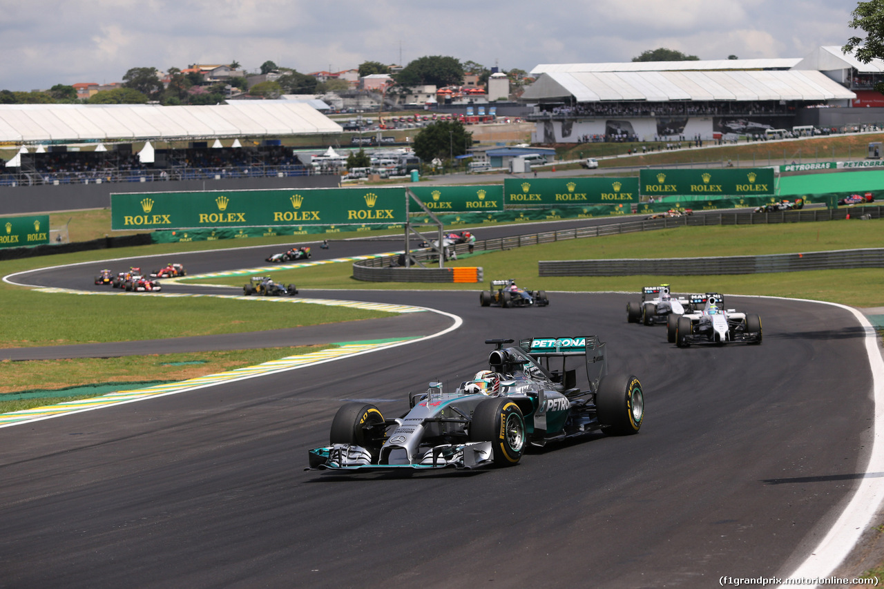 GP BRASILE, 09.11.2014 - Gara, Lewis Hamilton (GBR) Mercedes AMG F1 W05