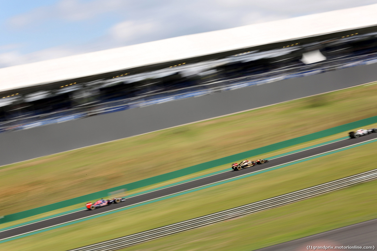 GP BRASILE, 09.11.2014 - Gara, Jean-Eric Vergne (FRA) Scuderia Toro Rosso STR9 e Pastor Maldonado (VEN) Lotus F1 Team E22