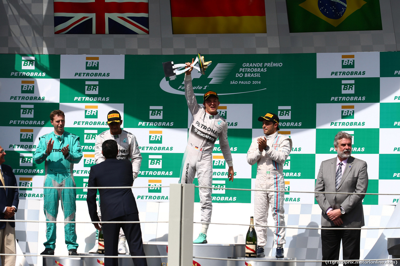 GP BRASILE, 09.11.2014 - Gara, Nico Rosberg (GER) Mercedes AMG F1 W05 vincitore, secondo Lewis Hamilton (GBR) Mercedes AMG F1 W05 e terzo Felipe Massa (BRA) Williams F1 Team FW36