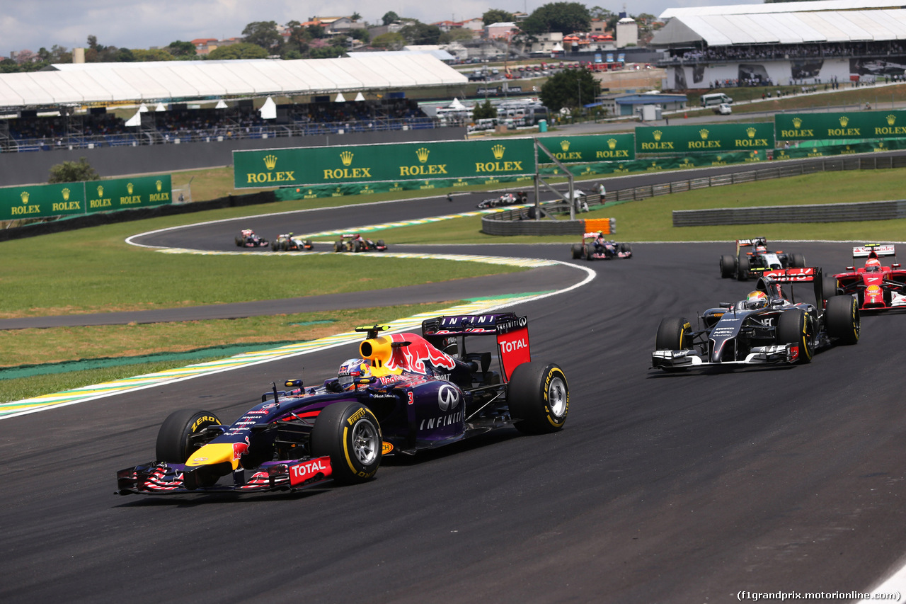GP BRASILE, 09.11.2014 - Gara, Daniel Ricciardo (AUS) Red Bull Racing RB10