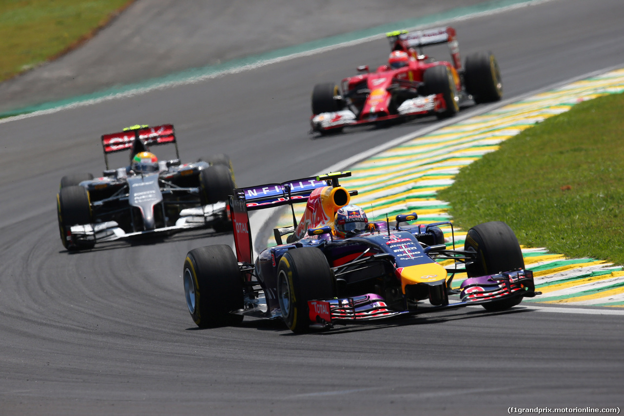 GP BRASILE, 09.11.2014 - Gara, Daniel Ricciardo (AUS) Red Bull Racing RB10