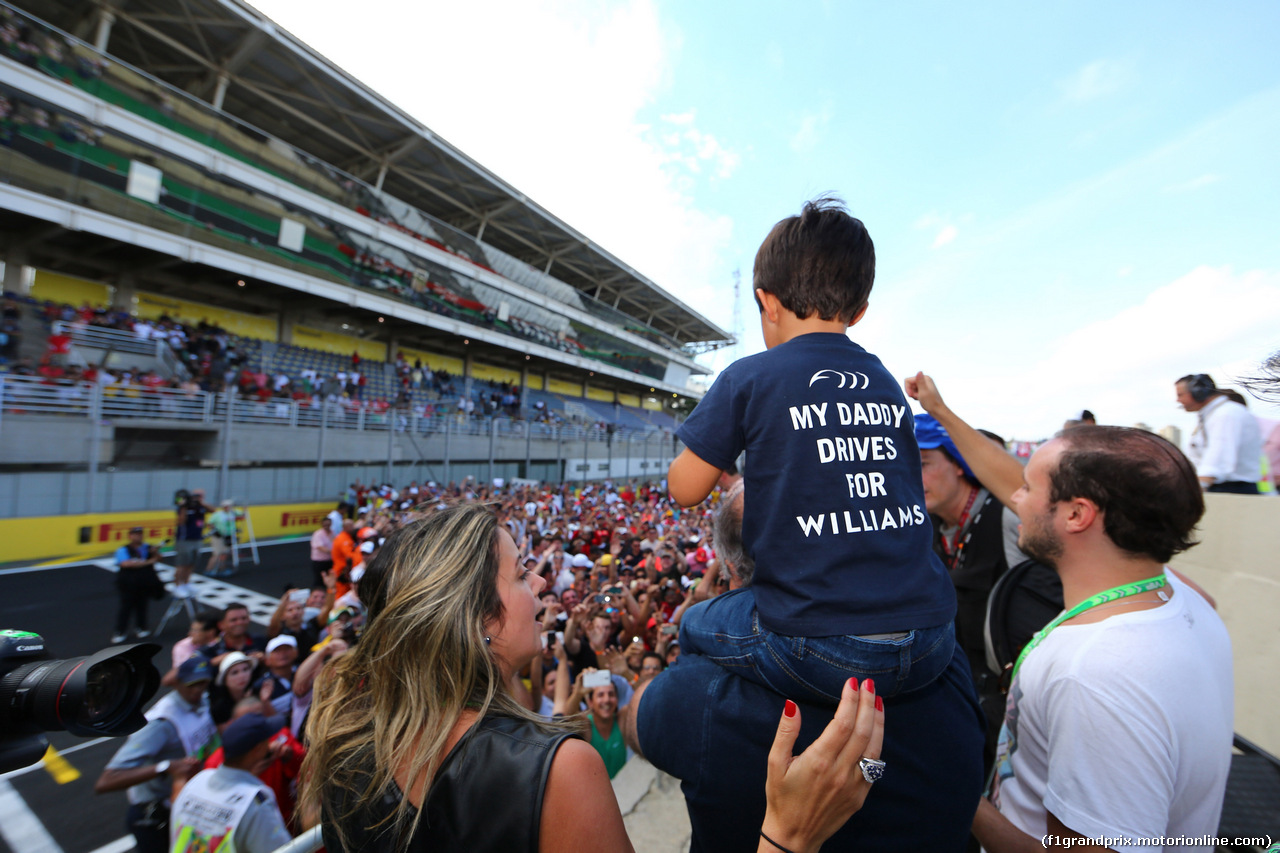 GP BRASILE, 09.11.2014 - Gara, Felipinho, son of Felipe Massa (BRA) Williams F1 Team FW36