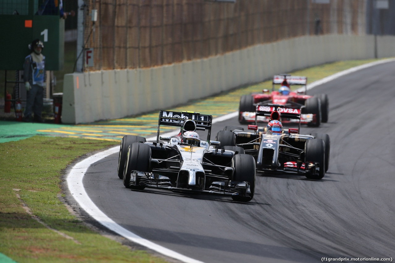GP BRASILE, 09.11.2014 - Gara, Kevin Magnussen (DEN) McLaren Mercedes MP4-29
