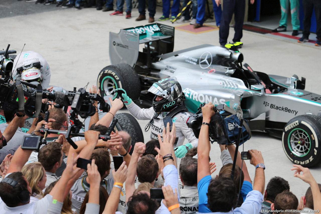 GP BRASILE, 09.11.2014 - Gara, Nico Rosberg (GER) Mercedes AMG F1 W05 vincitore