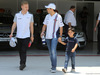 GP BRASILE, 09.11.2014 - Kevin Magnussen (DEN) McLaren Mercedes MP4-29 e Felipe Massa (BRA) Williams F1 Team FW36 with his son Felipinho