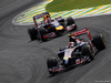 GP BRASILE, 09.11.2014 - Gara, Daniil Kvyat (RUS) Scuderia Toro Rosso STR9 davanti a Sebastian Vettel (GER) Red Bull Racing RB10