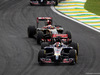 GP BRASILE, 09.11.2014 - Gara, Daniil Kvyat (RUS) Scuderia Toro Rosso STR9 davanti a Pastor Maldonado (VEN) Lotus F1 Team E22
