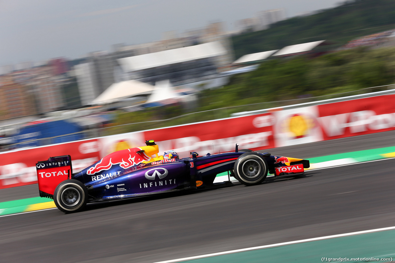 GP BRASILE, 07.11.2014 - Prove Libere 2, Daniel Ricciardo (AUS) Red Bull Racing RB10