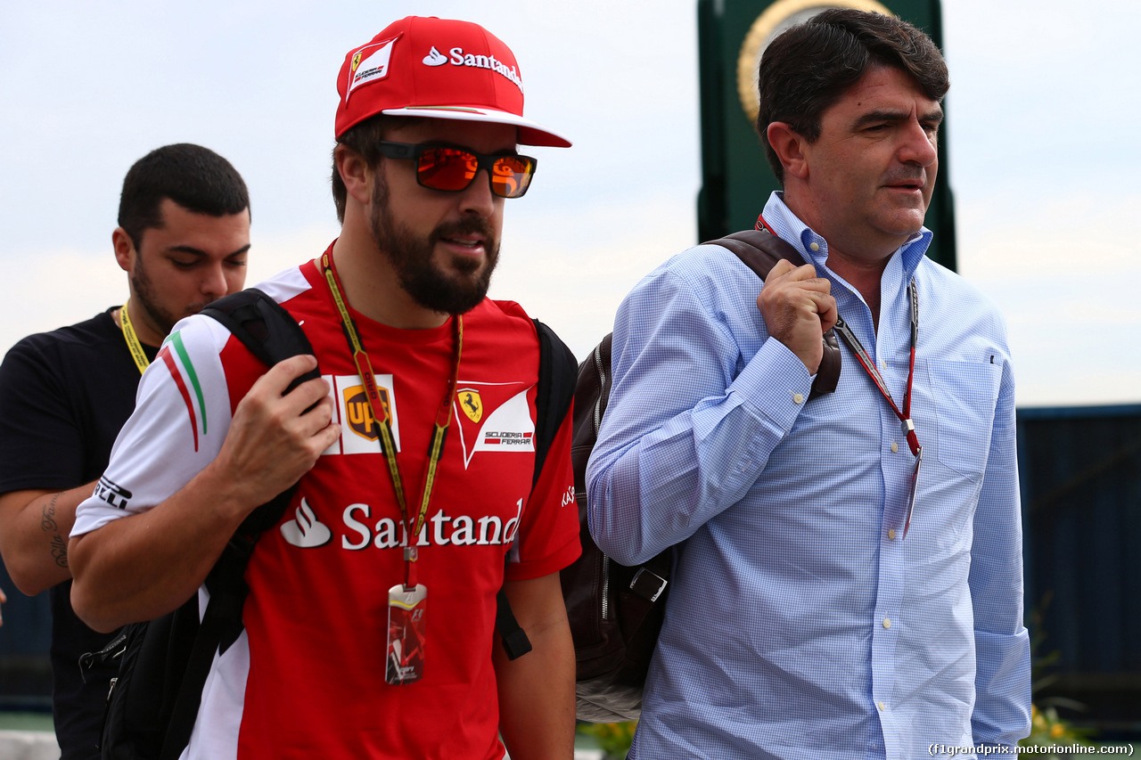 GP BRASILE, 08.11.2014 - Fernando Alonso (ESP) Ferrari F14-T e Luis Garcia Abad (ESP), manager of Fernando Alonso (ESP)