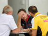 GP BRASILE, 08.11.2014 - Free Practice 3, Helmut Marko (AUT), Red Bull Racing, Red Bull Advisor, Christian Horner (GBR), Red Bull Racing, Sporting Director e Cyril Abiteboul (FRA), Renault F1