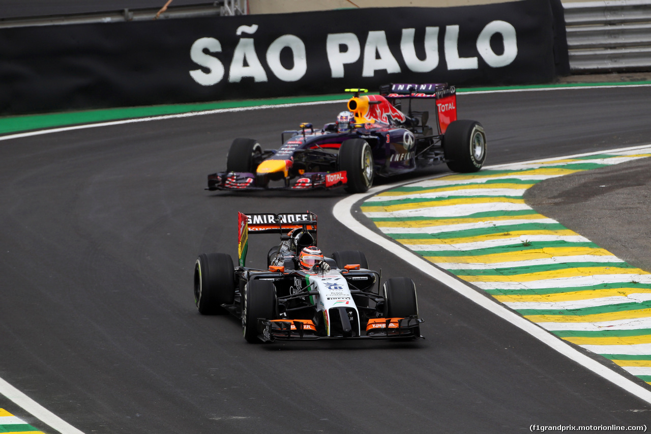 GP BRASILE, 07.11.2014 - Prove Libere 1, Nico Hulkenberg (GER) Sahara Force India F1 VJM07 davanti a Daniel Ricciardo (AUS) Red Bull Racing RB10