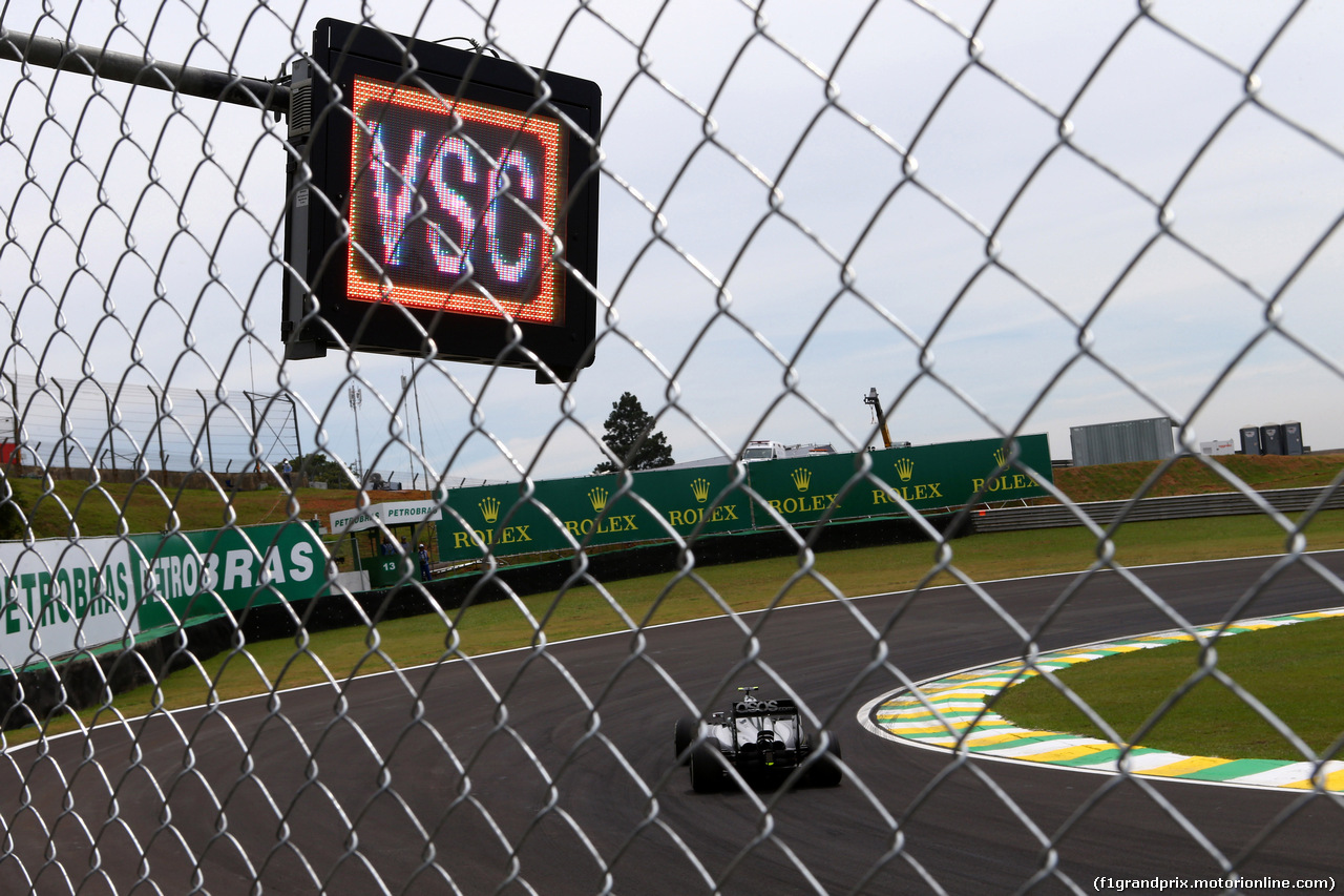 GP BRASILE, 07.11.2014 - Prove Libere 1, Kevin Magnussen (DEN) McLaren Mercedes MP4-29