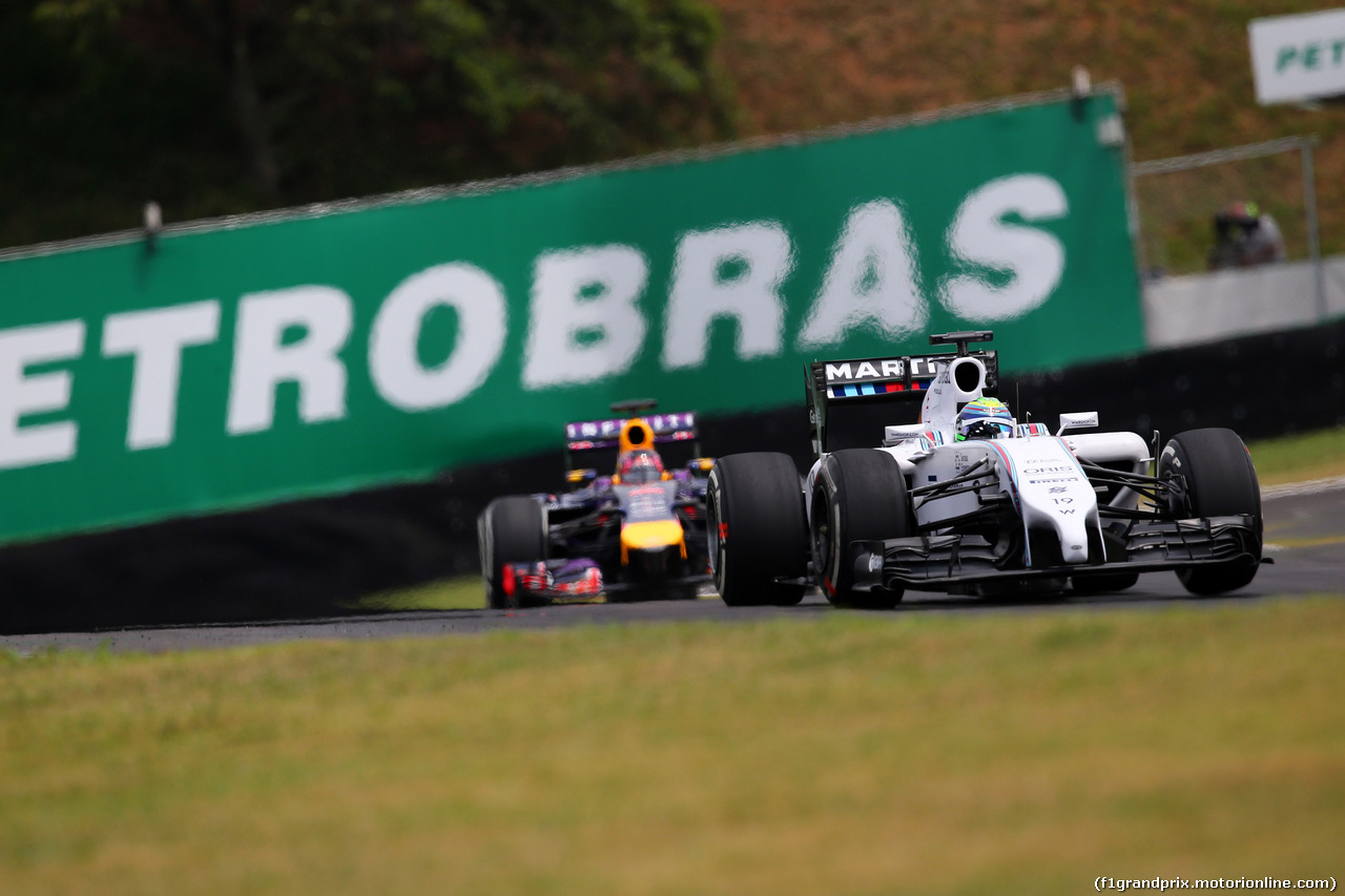 GP BRASILE, 07.11.2014 - Prove Libere 1, Felipe Massa (BRA) Williams F1 Team FW36 davanti a Sebastian Vettel (GER) Red Bull Racing RB10