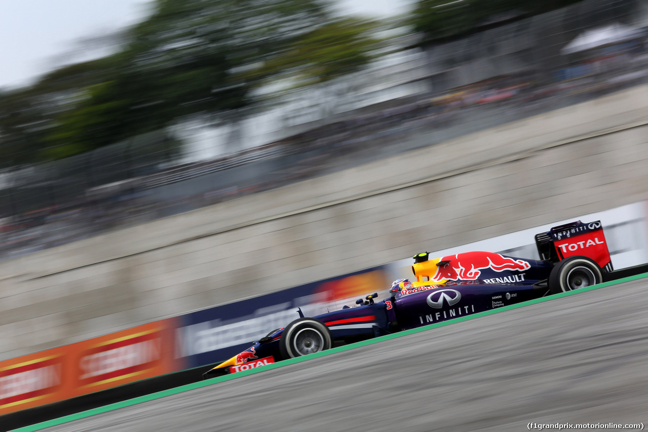 GP BRASILE, 07.11.2014 - Prove Libere 1, Daniel Ricciardo (AUS) Red Bull Racing RB10