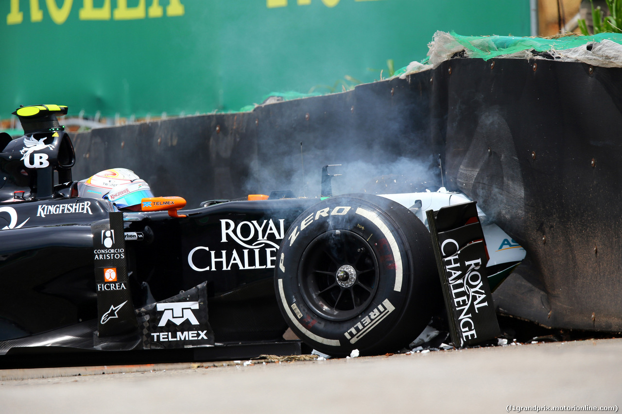 GP BRASILE, 07.11.2014 - Prove Libere 1, Crash, Daniel Juncadella (ESP) Sahara Force India F1 VJM07 Test e Reserve Driver