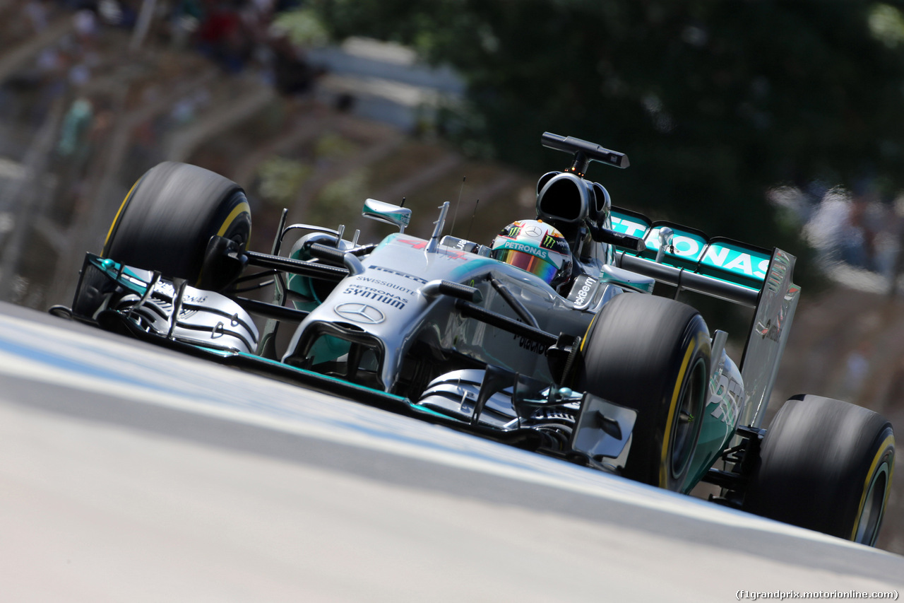 GP BRASILE, 07.11.2014 - Prove Libere 2, Lewis Hamilton (GBR) Mercedes AMG F1 W05