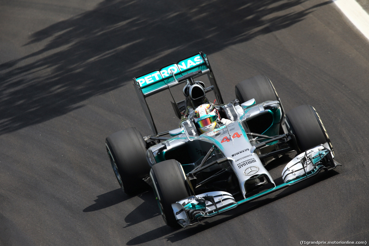 GP BRASILE, 07.11.2014 - Prove Libere 2, Lewis Hamilton (GBR) Mercedes AMG F1 W05