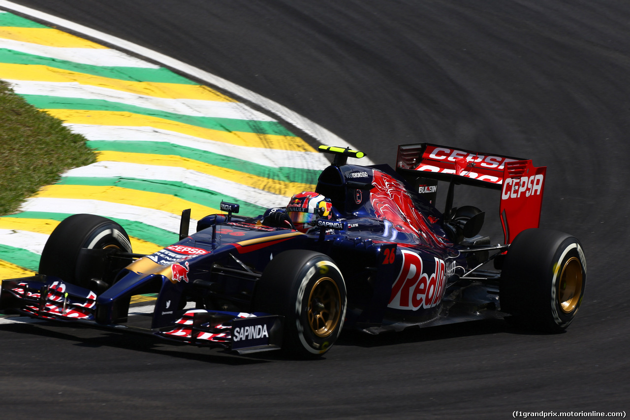 GP BRASILE, 07.11.2014 - Prove Libere 2, Daniil Kvyat (RUS) Scuderia Toro Rosso STR9