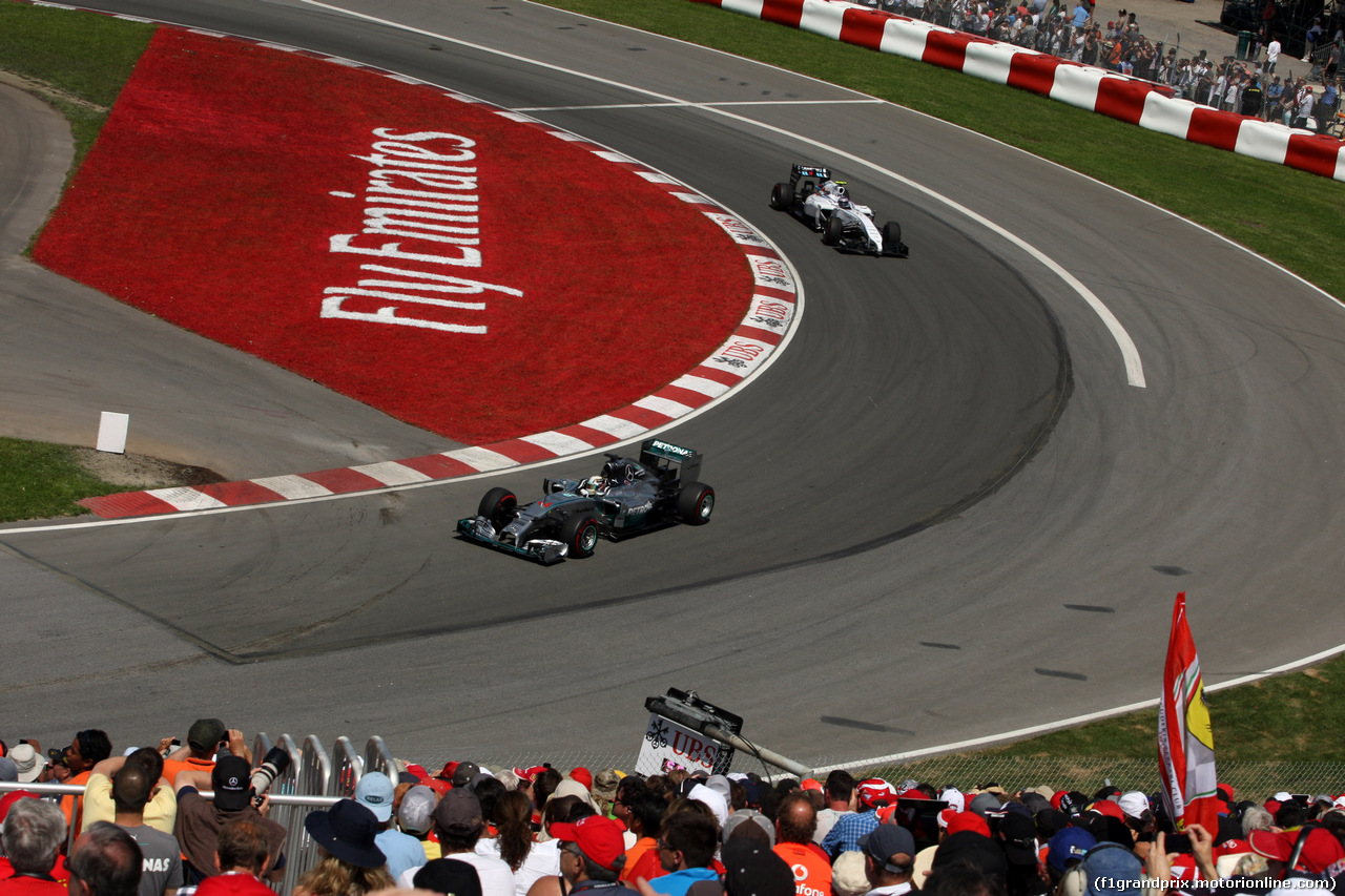 GP CANADA, 08.06.2014- Gara, Lewis Hamilton (GBR) Mercedes AMG F1 W05 davanti a Valtteri Bottas (FIN) Williams F1 Team FW36