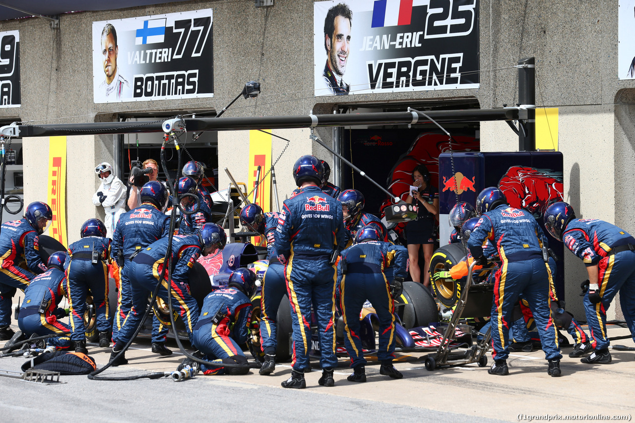 GP CANADA, 08.06.2014- Gara, Pit stop Jean-Eric Vergne (FRA) Scuderia Toro Rosso STR9