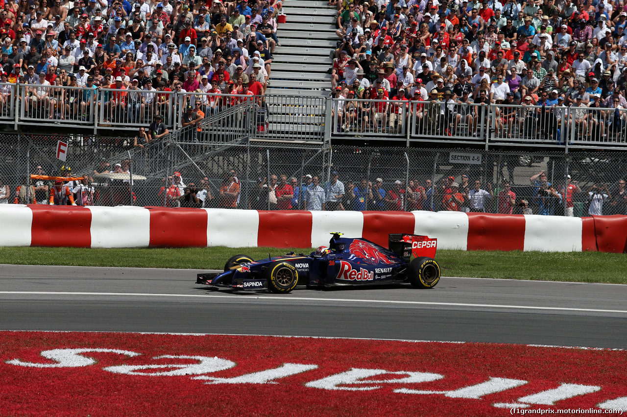 GP CANADA, 08.06.2014- Gara, Daniil Kvyat (RUS) Scuderia Toro Rosso STR9 spins
