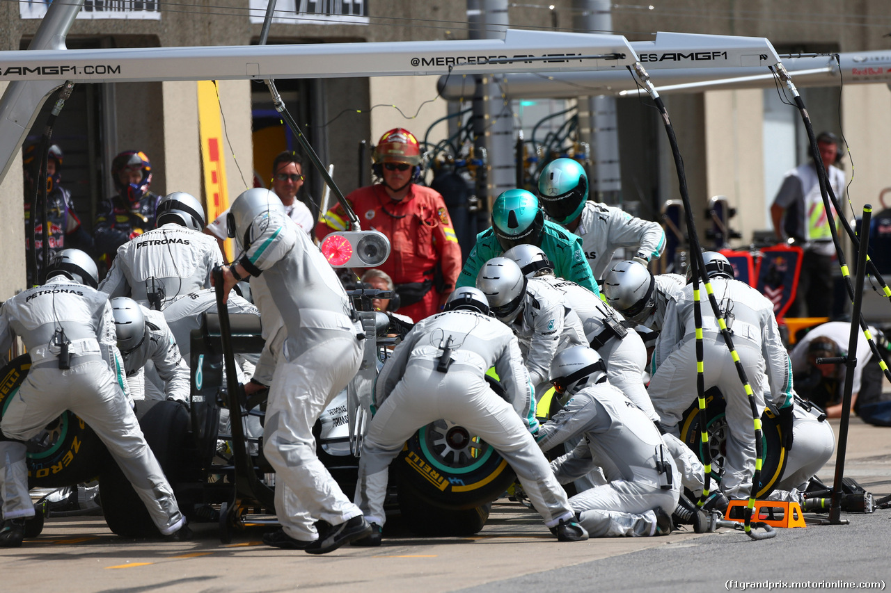 GP CANADA, 08.06.2014- Gara, Pit stop, Lewis Hamilton (GBR) Mercedes AMG F1 W05