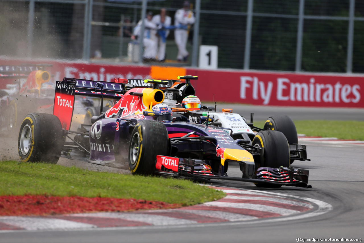 GP CANADA, 08.06.2014- Gara, Daniel Ricciardo (AUS) Red Bull Racing RB10 overtakes Sergio Perez (MEX) Sahara Force India F1 VJM07