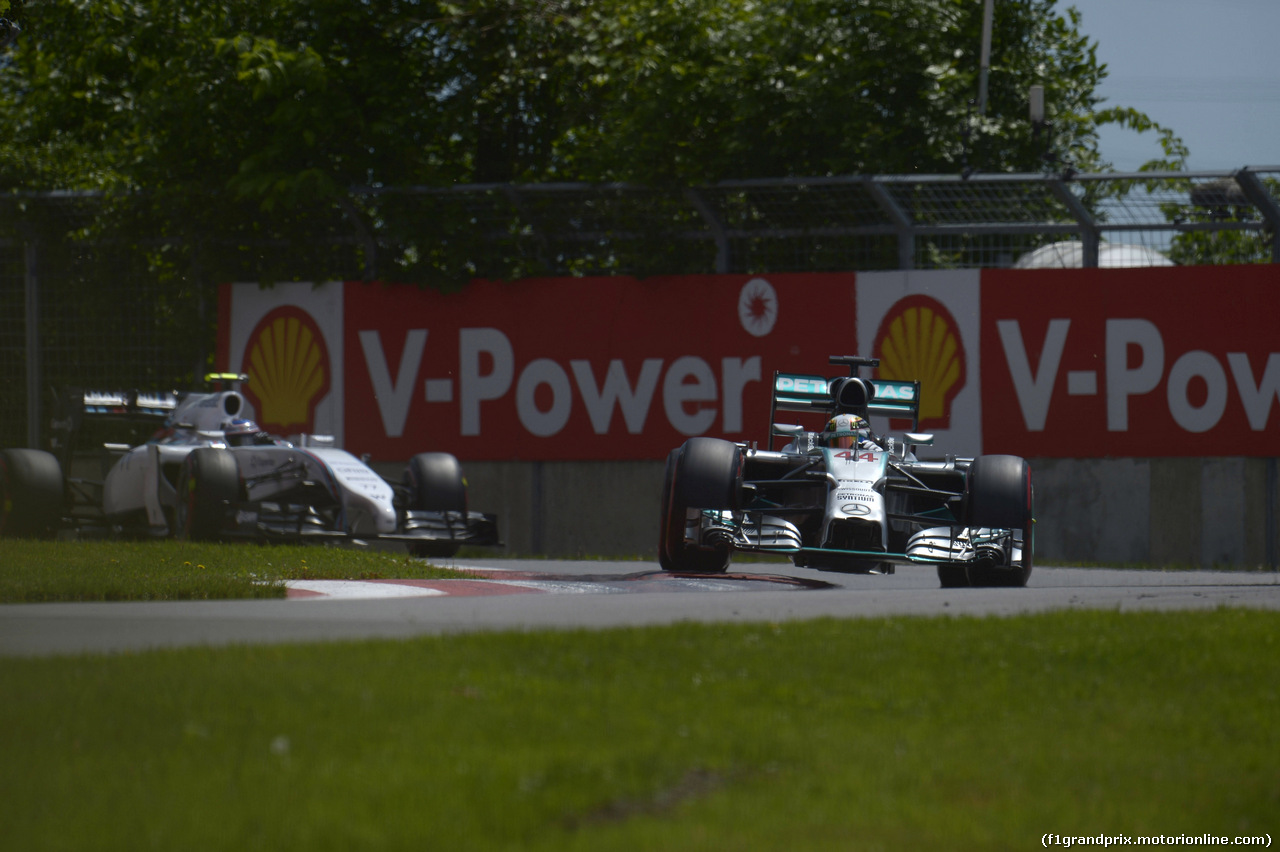GP CANADA, 07.06.2014- Qualifiche, Lewis Hamilton (GBR) Mercedes AMG F1 W05 davanti a Valtteri Bottas (FIN) Williams F1 Team FW36